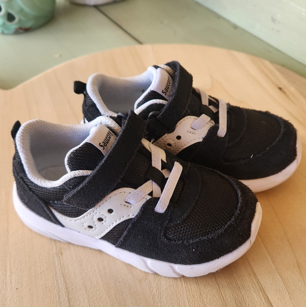 Saucony Toddler Size 8.5 Black and White Sneakers
